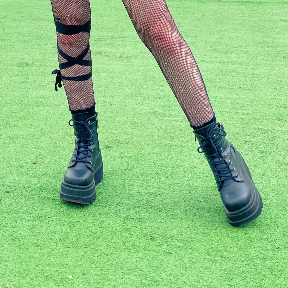 Demonia Shaker 52 Boots